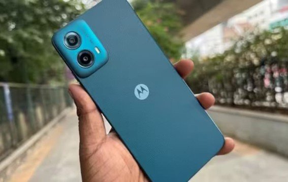 Top Motorola smartphones under Rs15,000
